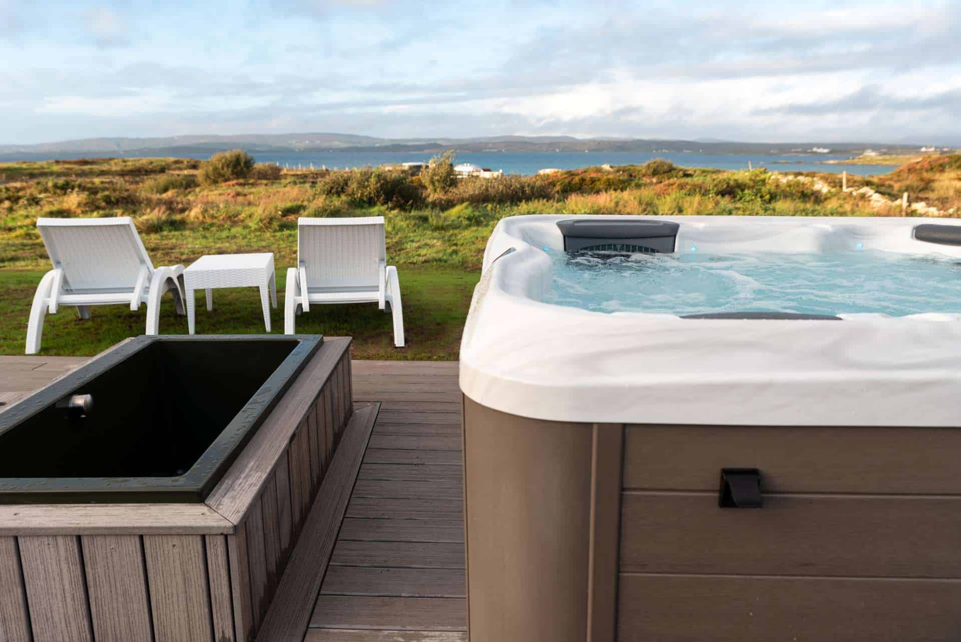 Outdoor jacuzzi overlooking the Atlantic Ocean at Connemara Sands Resort and Spa